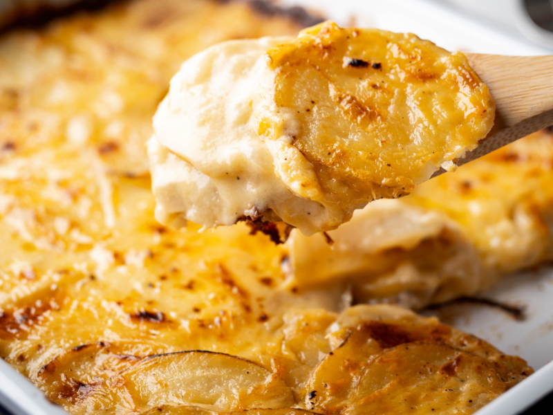Potatoes au gratin casserole
