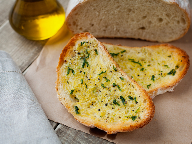 Garlic bread with homemade garlic butter
