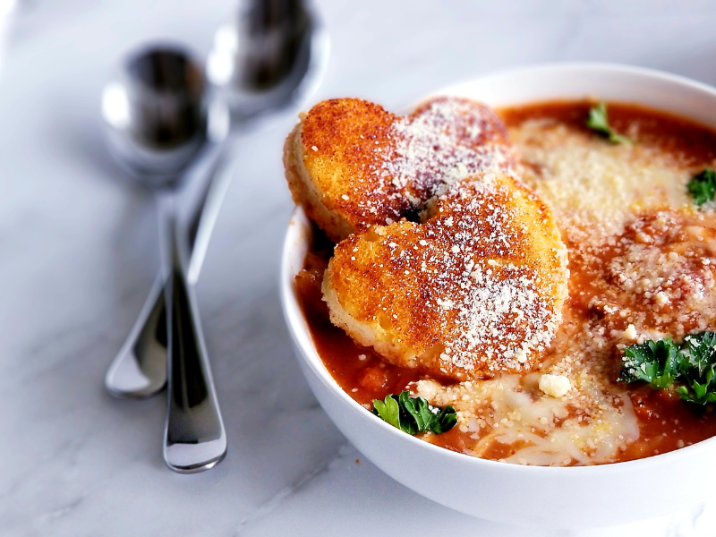 Lasagna Soup recipe with Italian sausage, cheese, toast